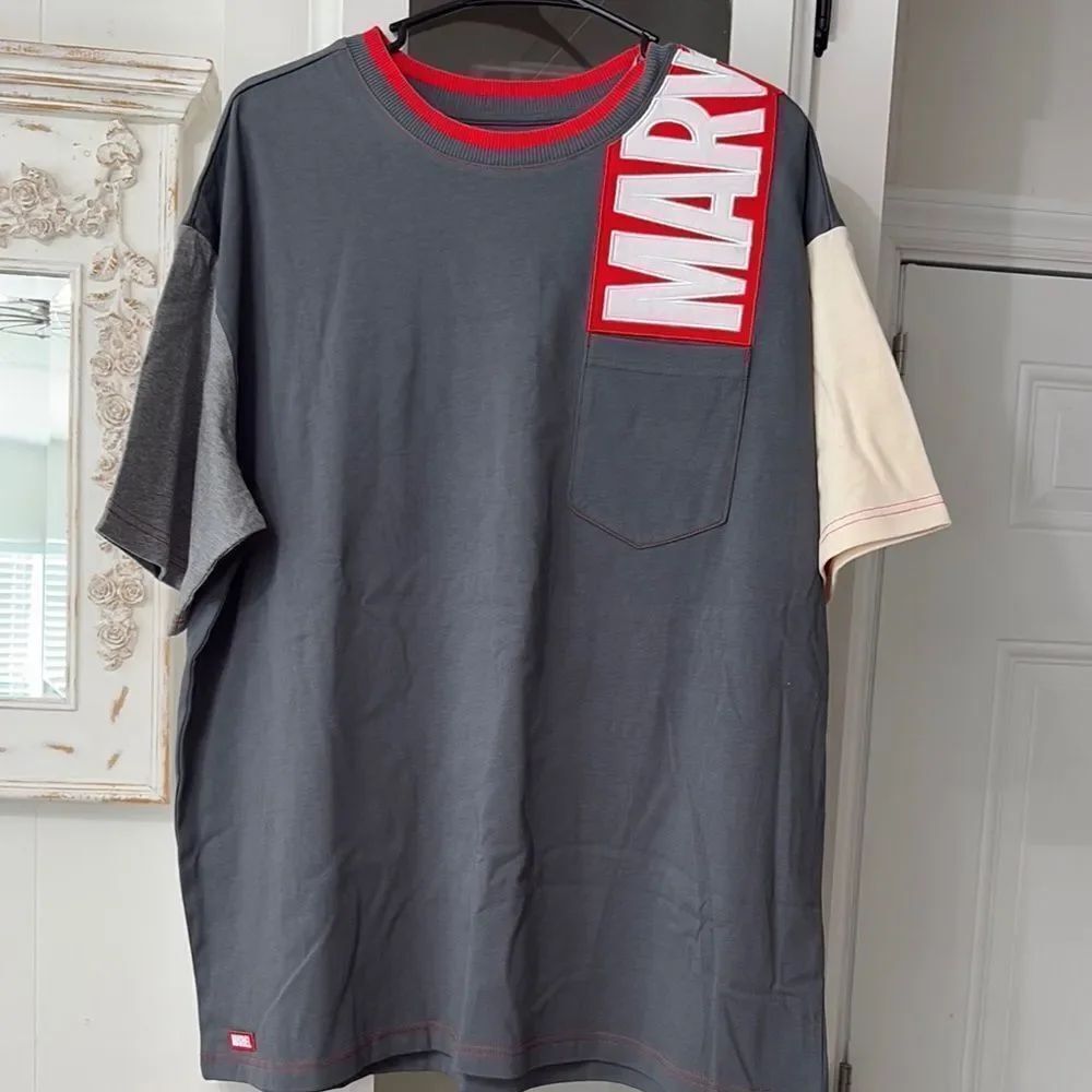 NWT Disney’s Marvel Men's Color-block Pocket T-Shirt - Gray
